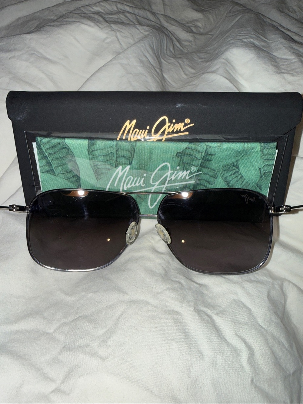 Maui Jim Kami Aviator Sunglasses with Dark Gradient Lenses - Picture 2 of 4